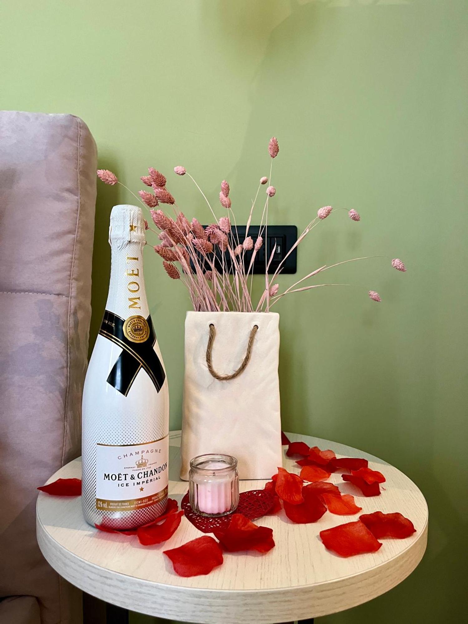 Marylin'S Suite&Spa Con Parcheggio Privato Côme Esterno foto